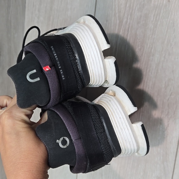 On Running Women Black& White Athletic Shoes Rinning Sz 9.5 - Picture 7 of 12